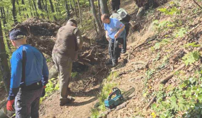 Uređivali i markirali planinarski put Konj na Ivančici